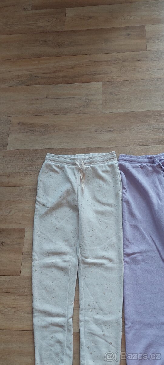 Dívčí tepláky, velikost: 140 - 2