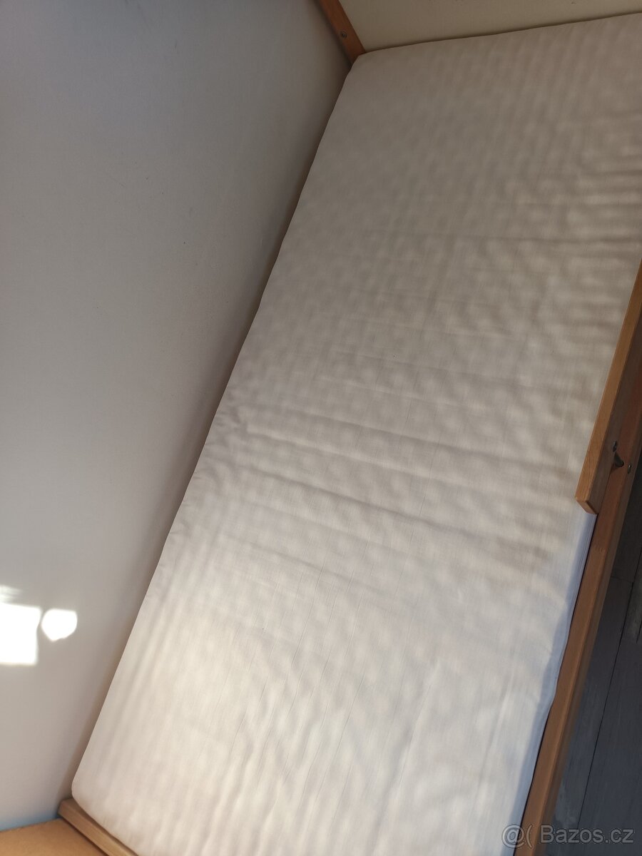 Dětská postel IKEA včetně matrace a roštu - 2