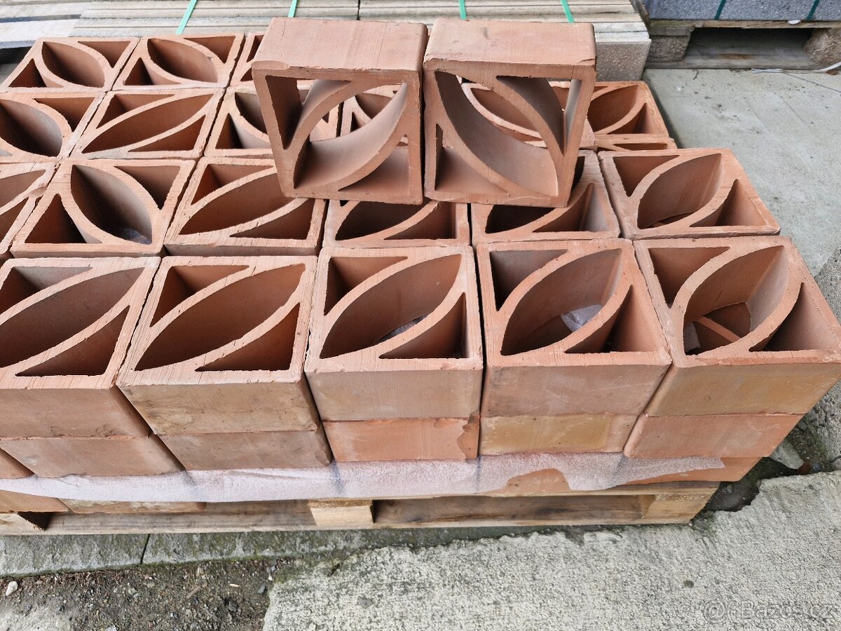 Plotové tvárnice - 2