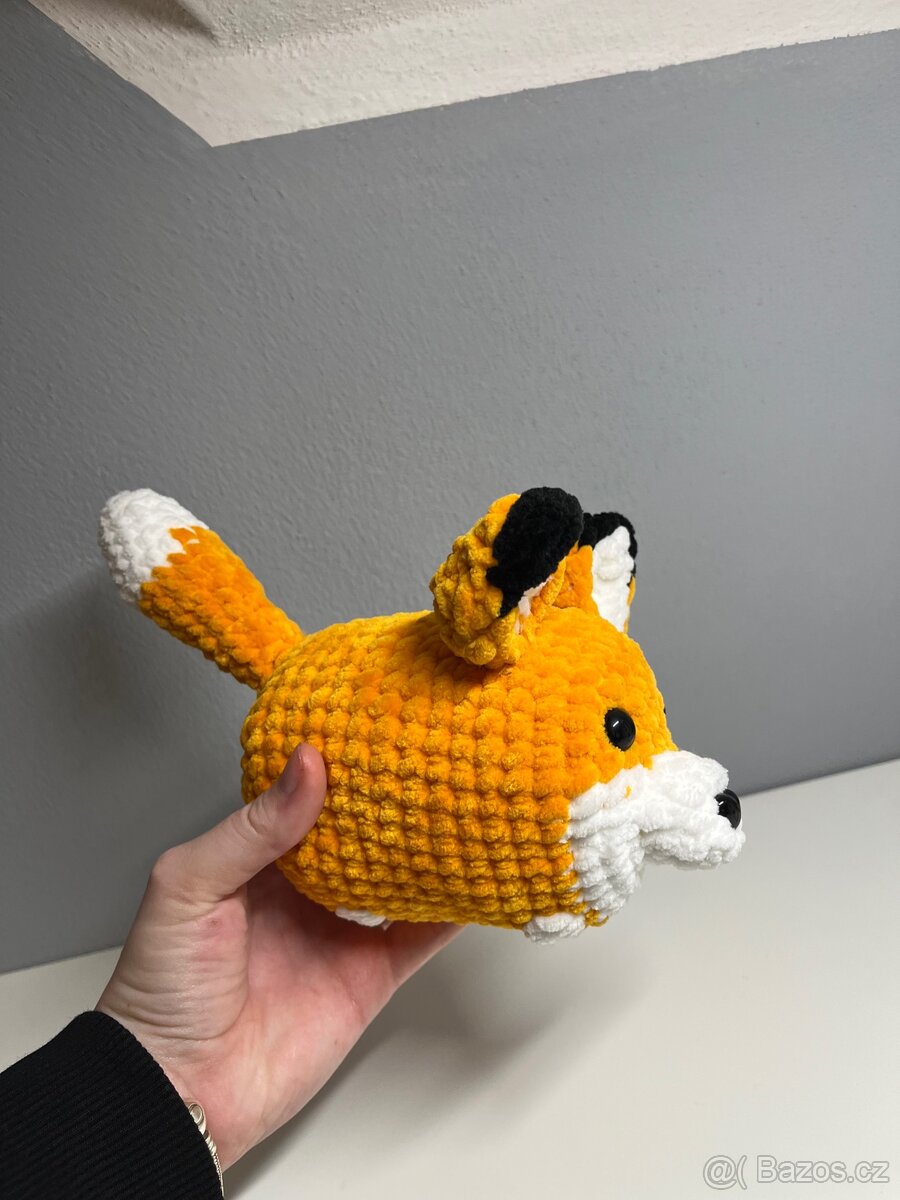 Háčkovaná liška/pes corgi - 2