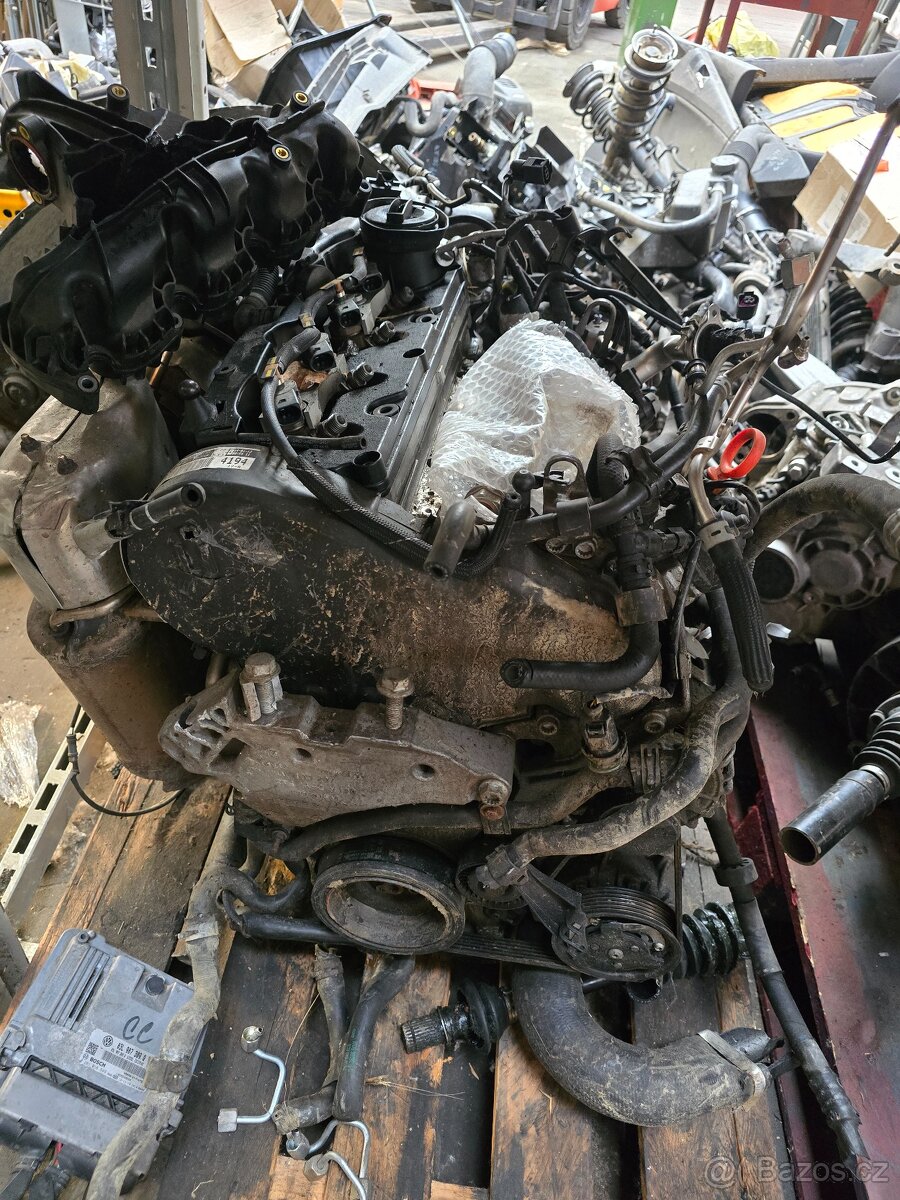 motor CFF VW 2,0TDi 103KW a další díly okolo - 2