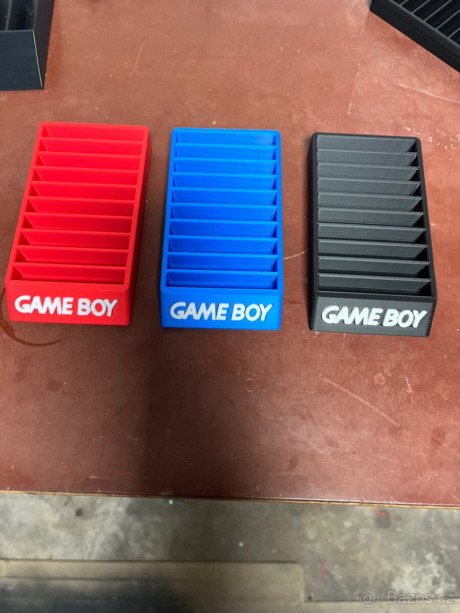 Stojánek, stojan na hry Game boy - 2