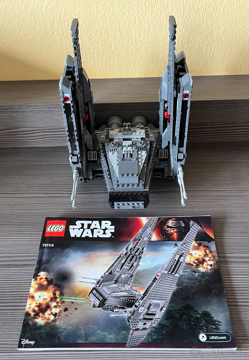 Lego Star Wars - Kylo Ren’s Command Shuttle (75104) - 2
