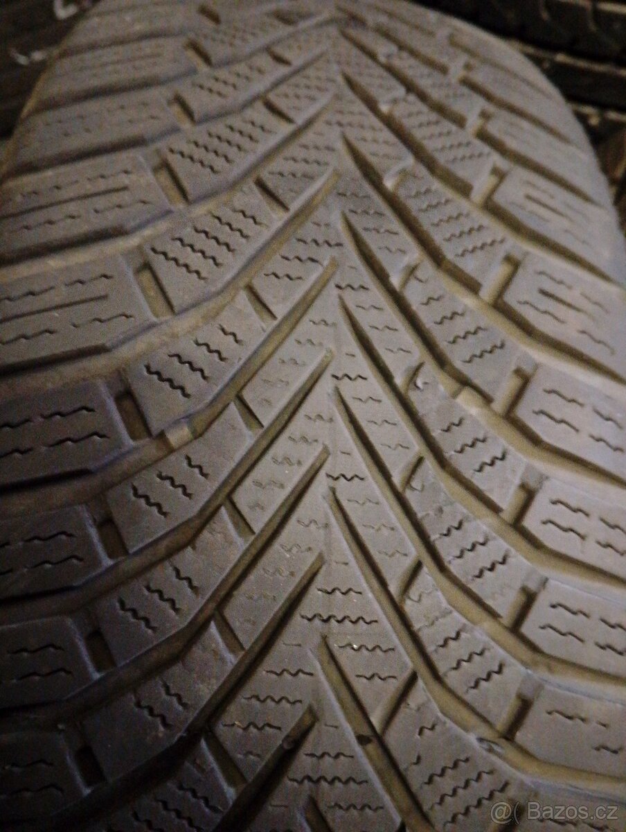 215/65/15 zimni - 2