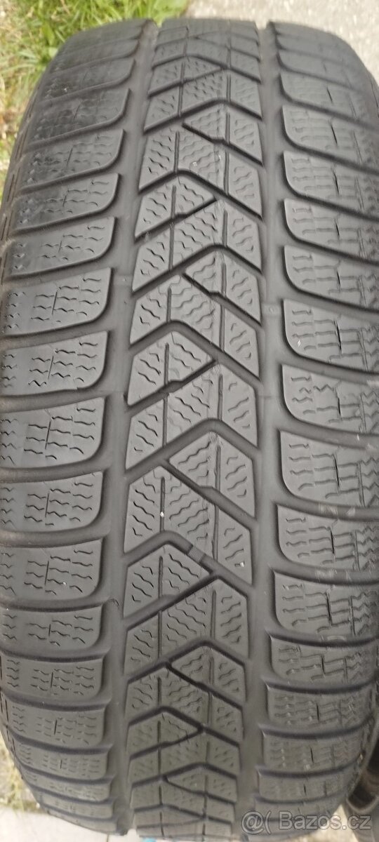 Pirelli Sottozero 3 225/40 R19 93H - 2