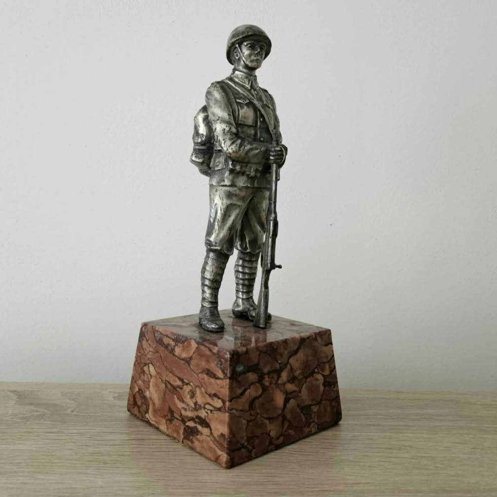 STAROŽITNÁ BRONZOVÁ SOCHA - LEGIONÁŘ - 2