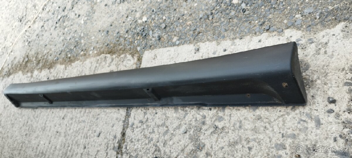 Plastový práh Mitsubishi Outlander III 2017 - 2