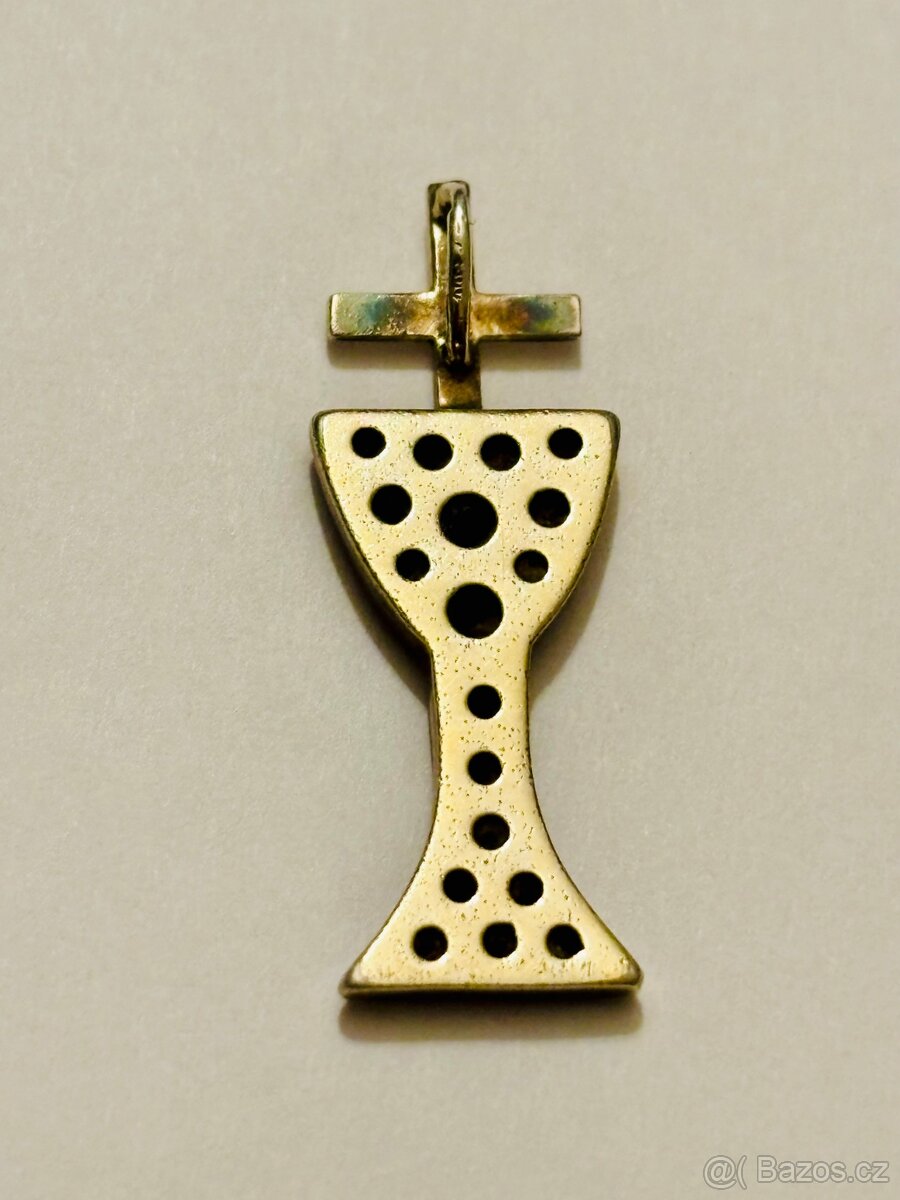 Stříbrný přívěšek křížek kalich s českými granáty - 2