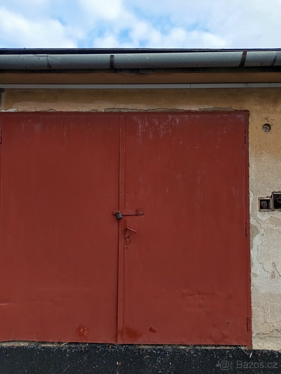 Pronajmu garáž - 2