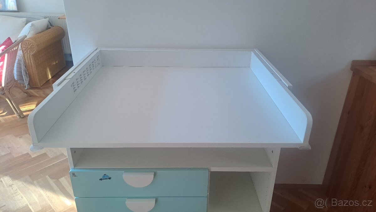 Přebalovací pult - 2