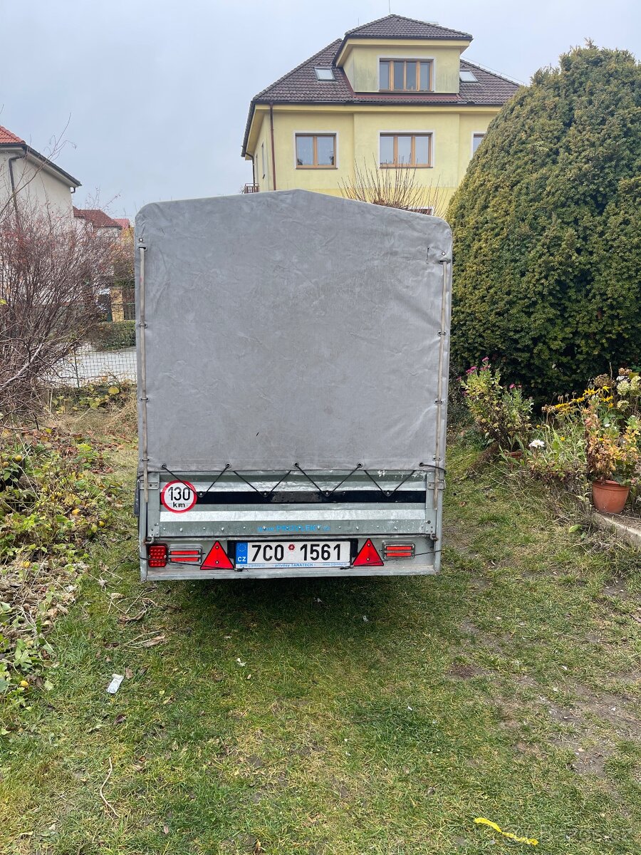 Přívěsný vozík s plachtou - 2