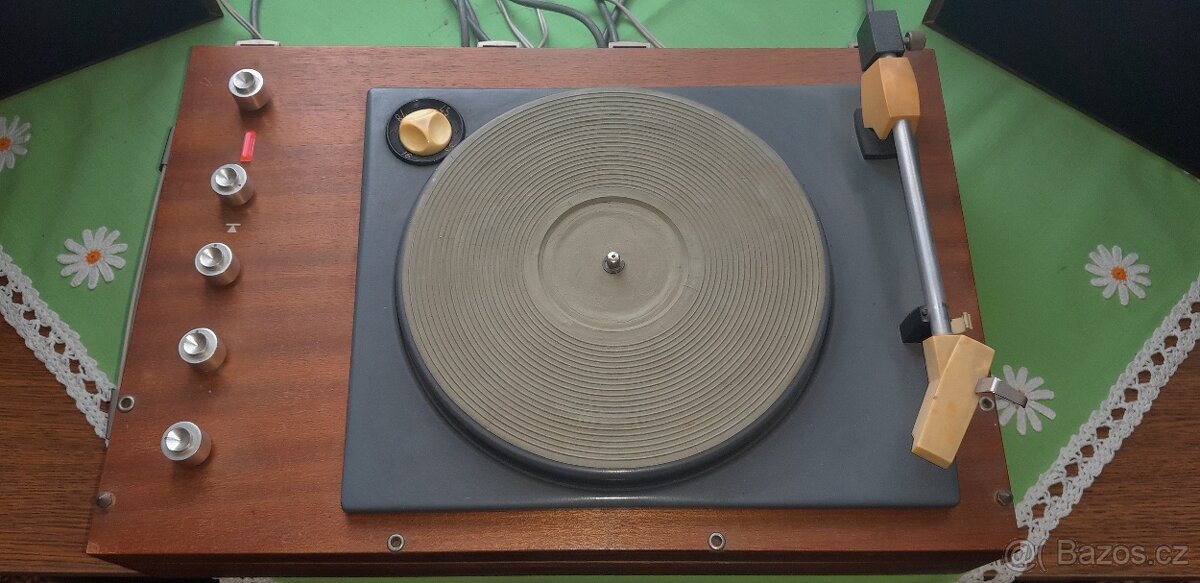 Gramofon Tesla + repro - 2