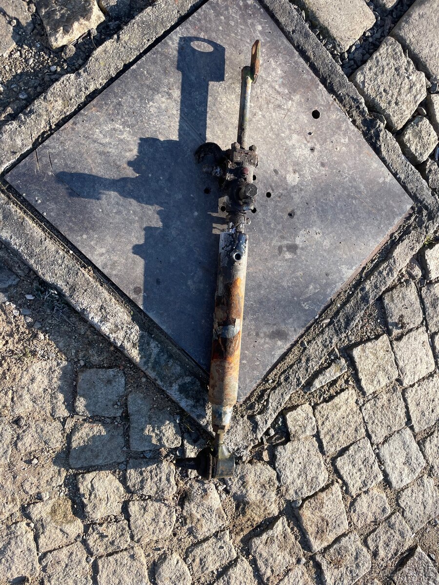 Posilovač řízení zetor - 2