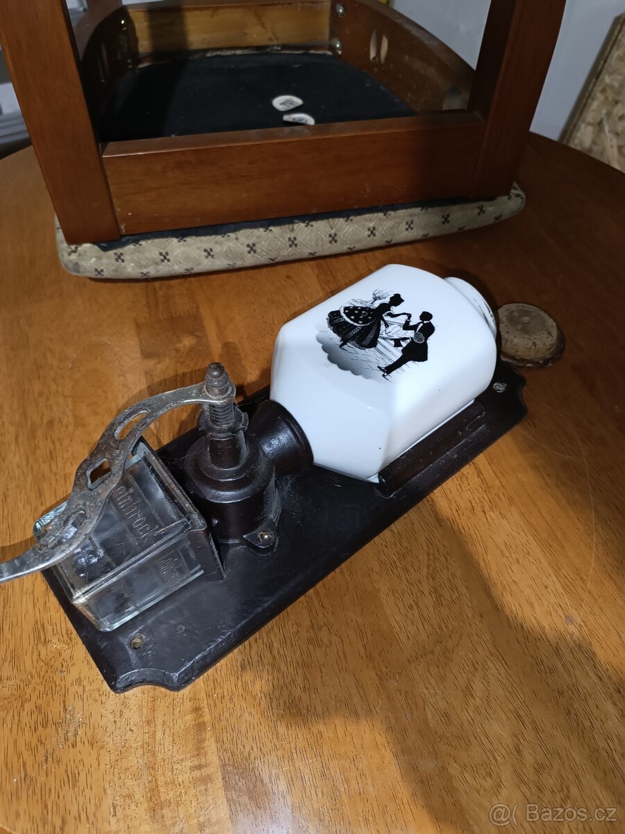 Mlýnek na kávu - 2