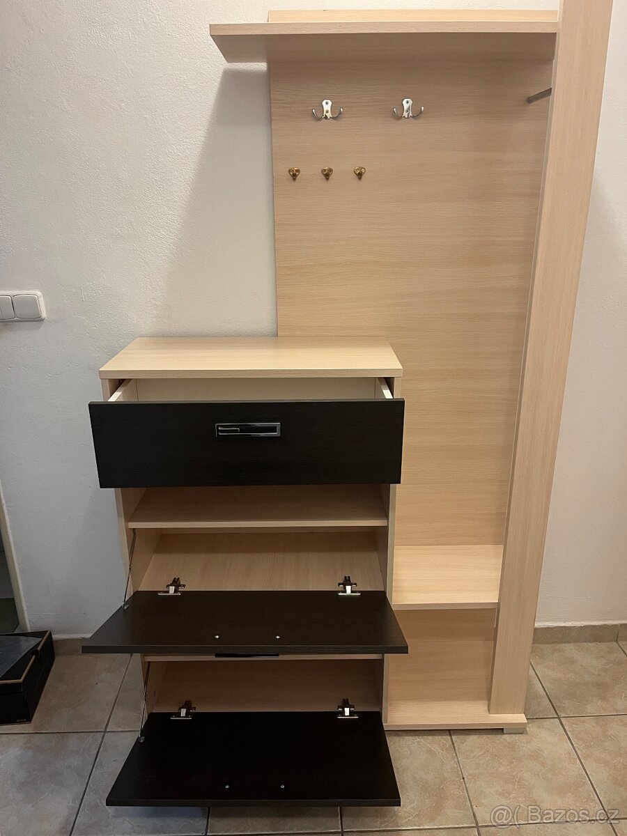 Botník s věšákem - 2