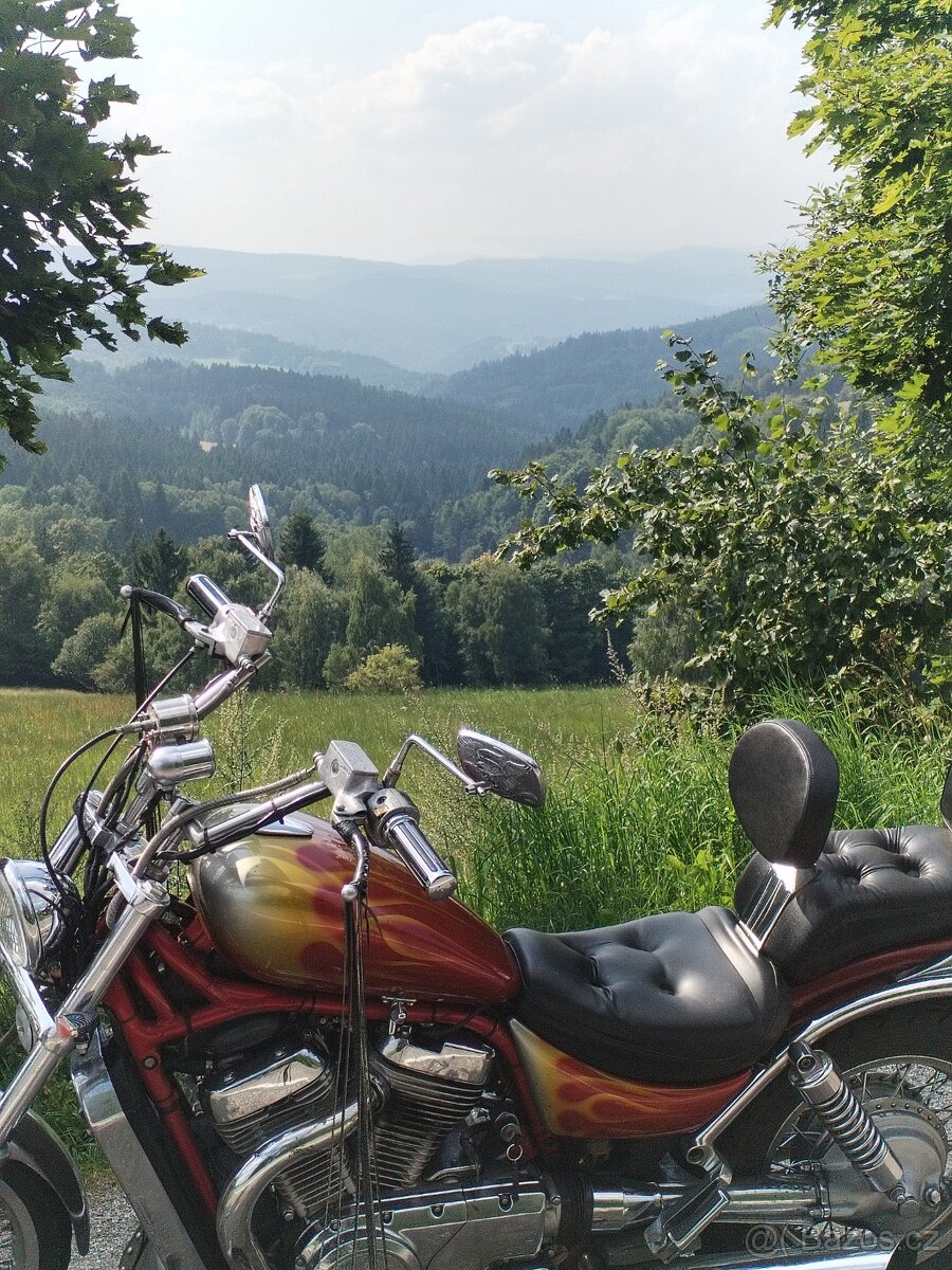 Suzuki Intruder VS 809 - 2