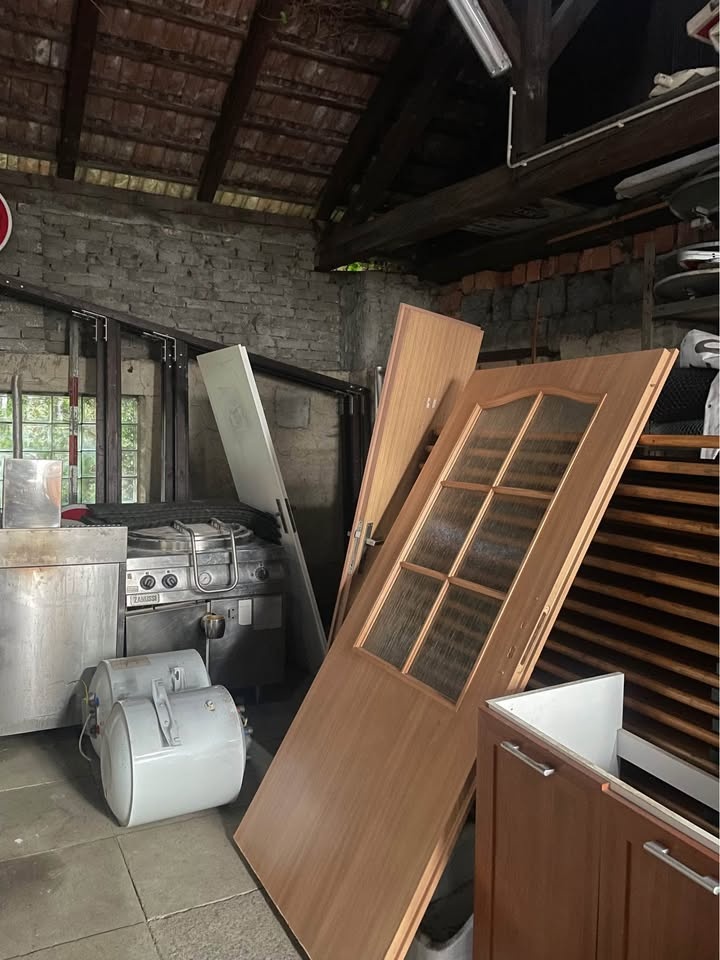 Vyřazené dveře různých rozměrů - 2