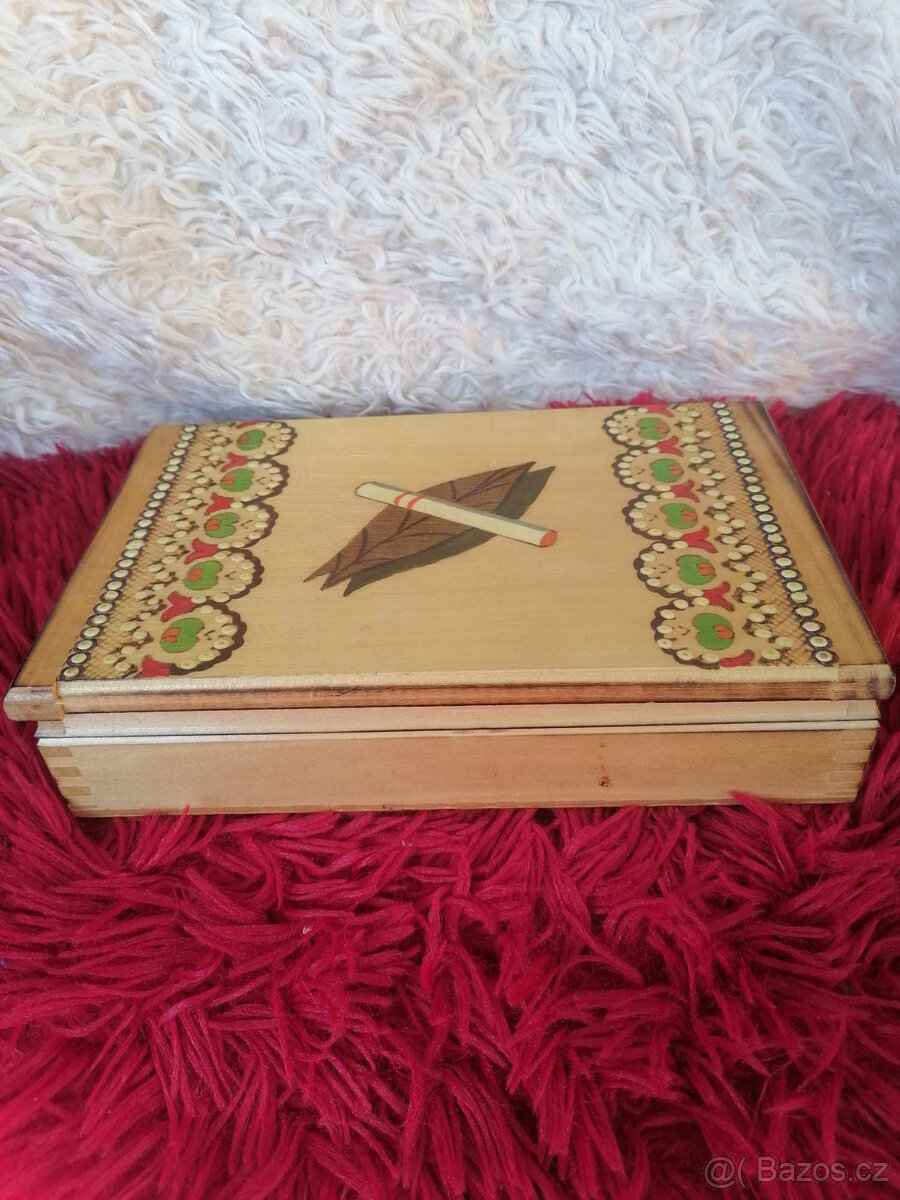 Stará krabička na cigarety - 2