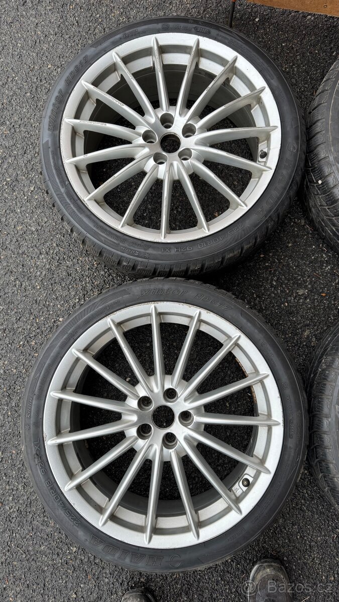 Alfa Romeo kola R18 - 2