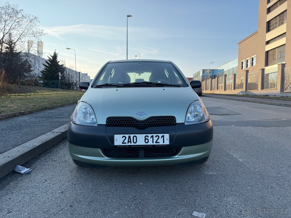 Toyota Yaris 1.0 2002 manual - 2