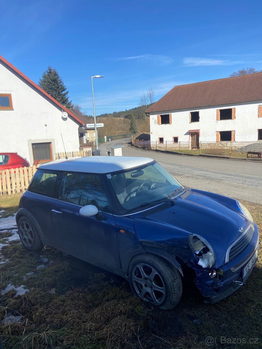 Mini Cooper, one 31 - celek na náhradní díly - 2