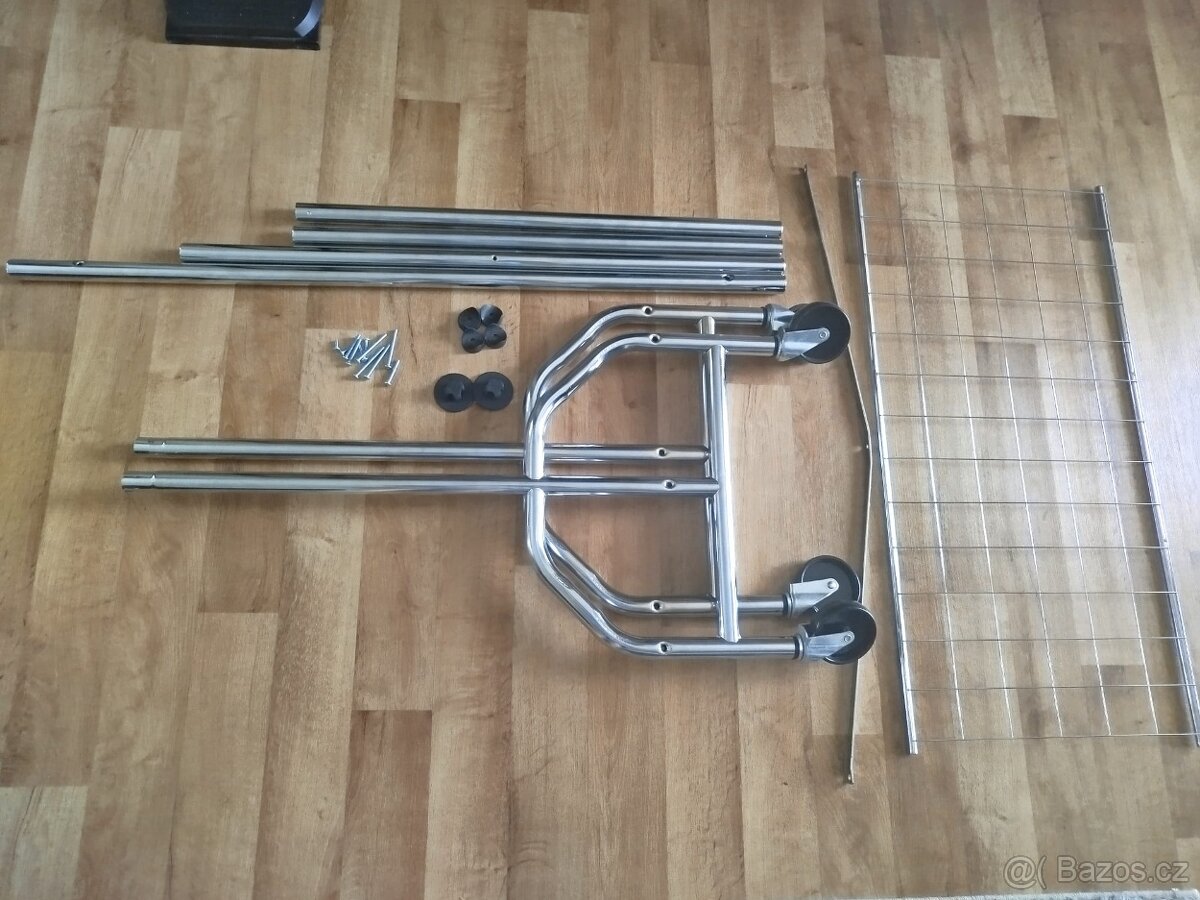 Věšák na oblečení - 2