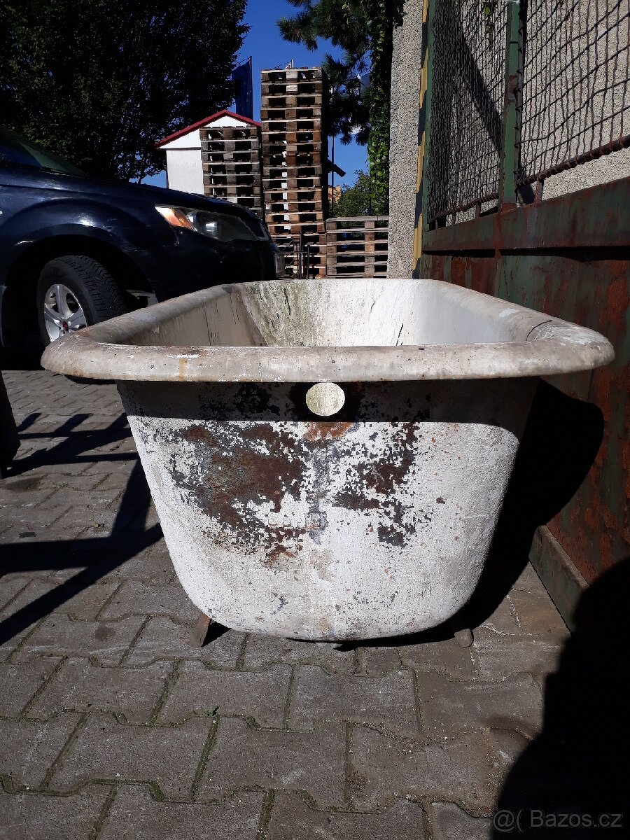 Stará lithinová vana k renovaci - 2