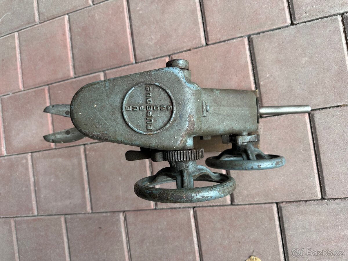 Historický stroj obuvníka - 2