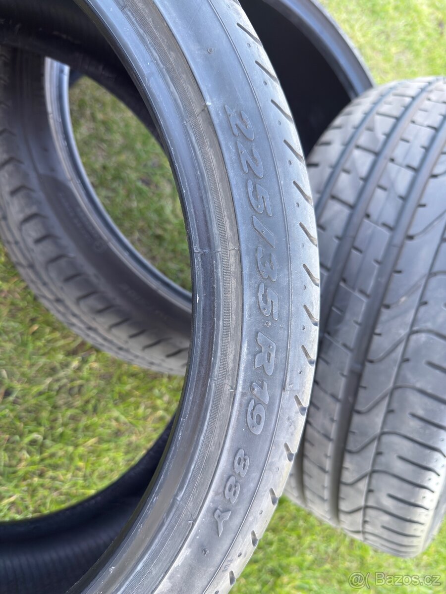Oneu Pirelli P Zero 225/35/R19 - 2