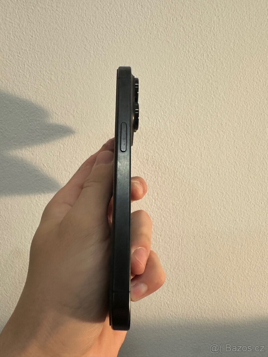 IPhone 15 pro (1Tb) - 2