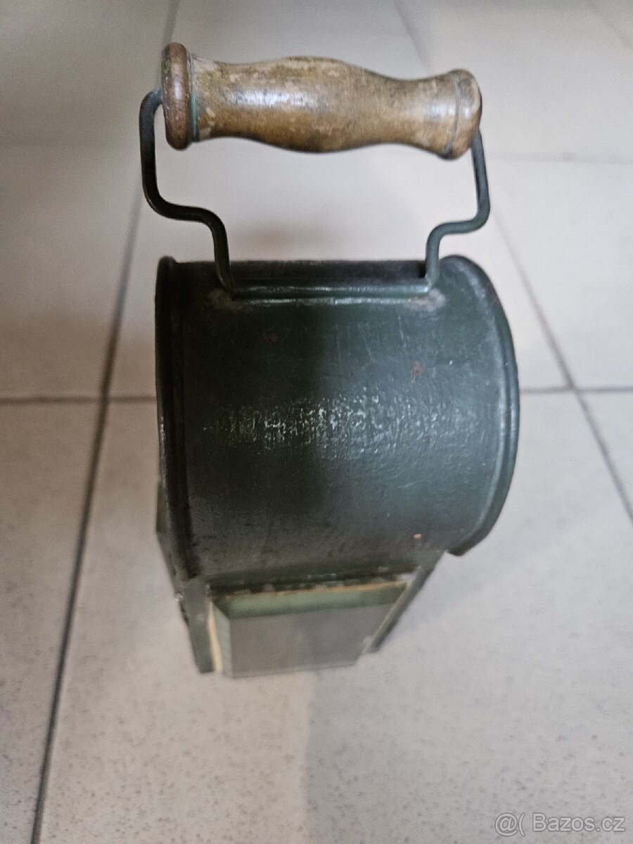 Stará ruční lampa - 2