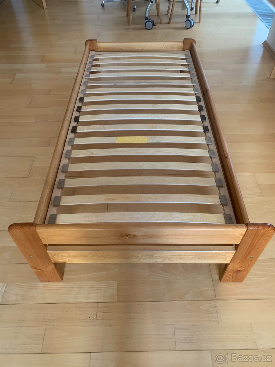 Dřevěná postel z přírodní borovice - barva olše 90x200 A - 2