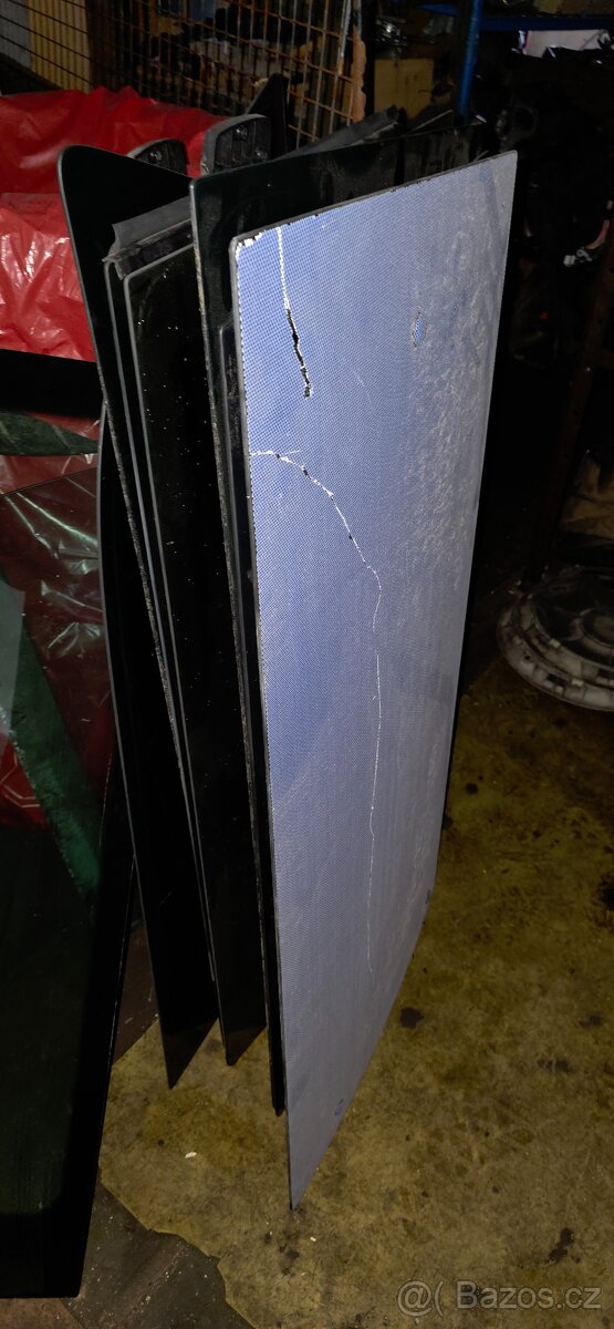 Mercedes-Benz Vito Viano W638 W639: skla - 2