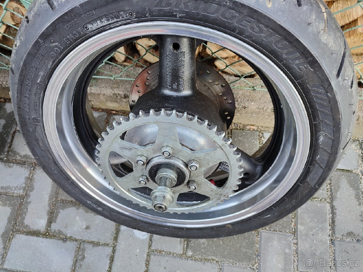 Suzuki Bandit 1200 2001 - zadni kolo - 2