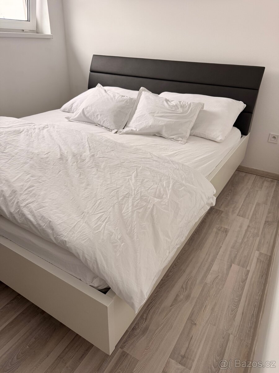Postel 180×200 – moderní, pevná, bez roštu – TOP stav - 2