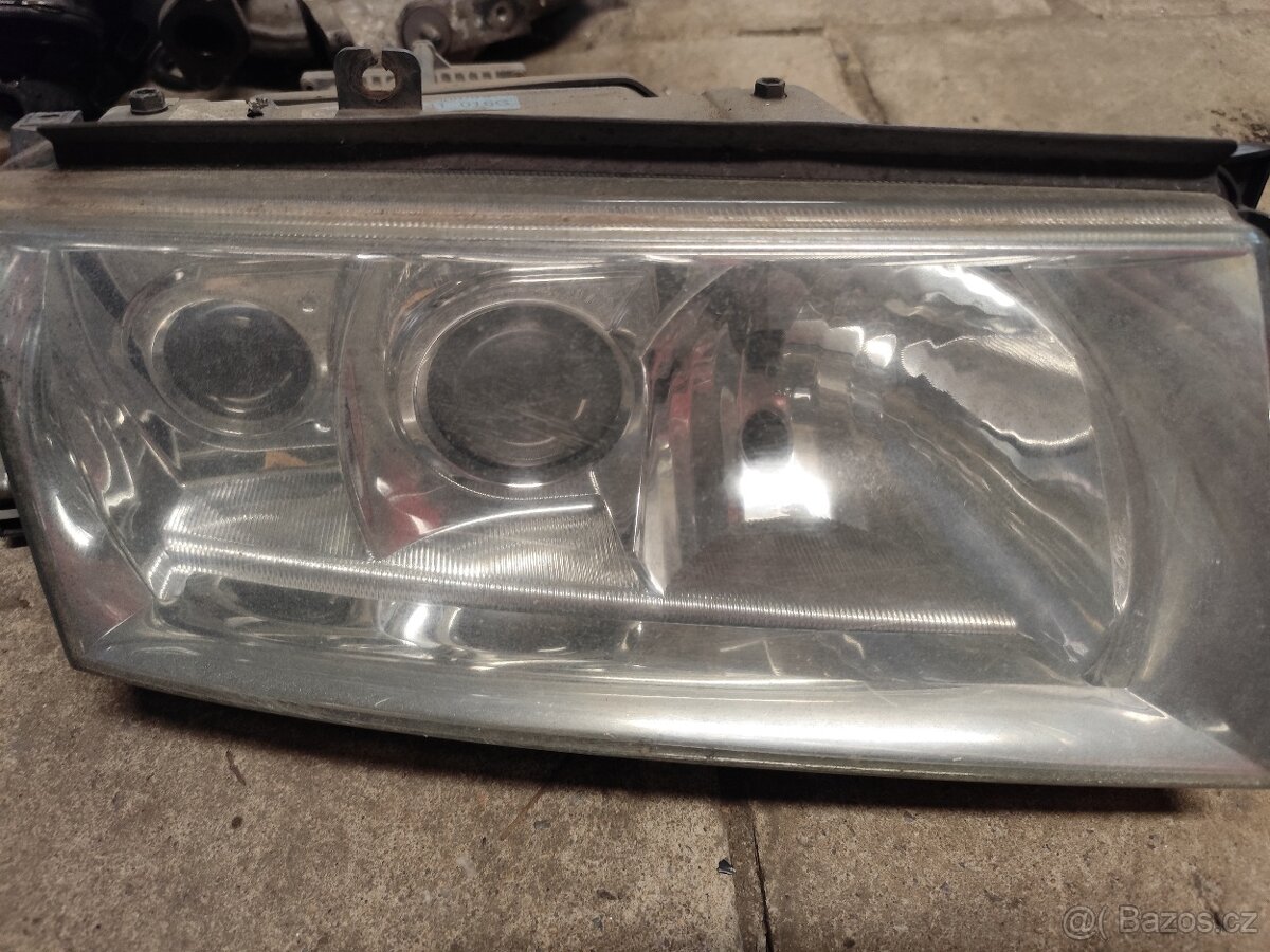 Přední světla XENONY - Škoda Octavia I - 2