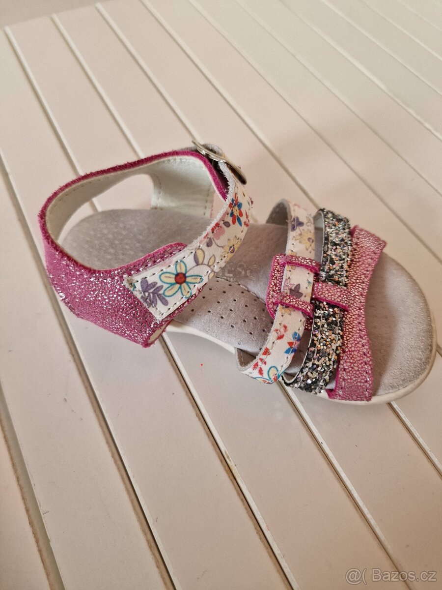 Holčičí sandaly - 2