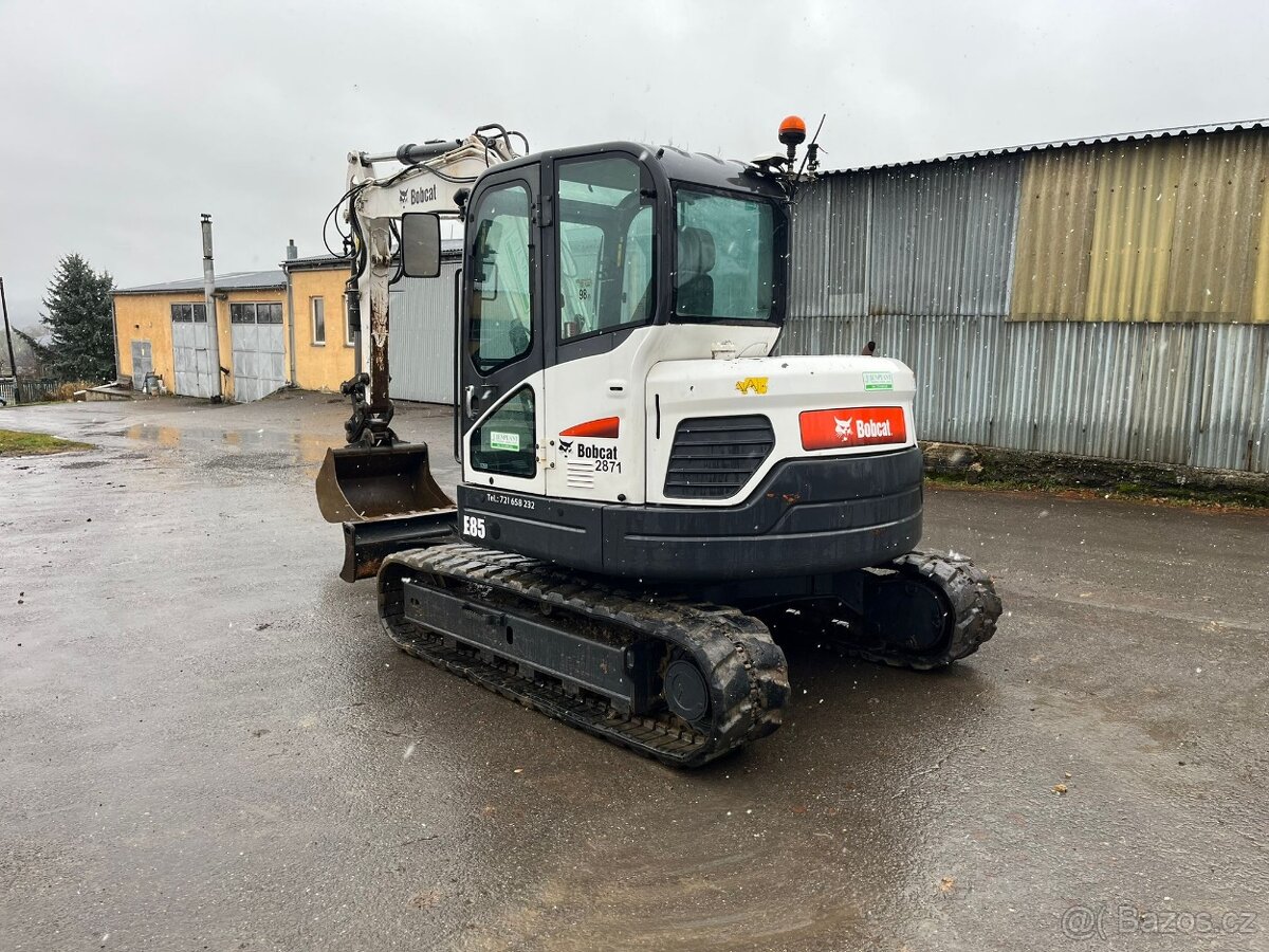 Pásový bagr Bobcat E85, r.v. 2015, 4.806 Mth - 2