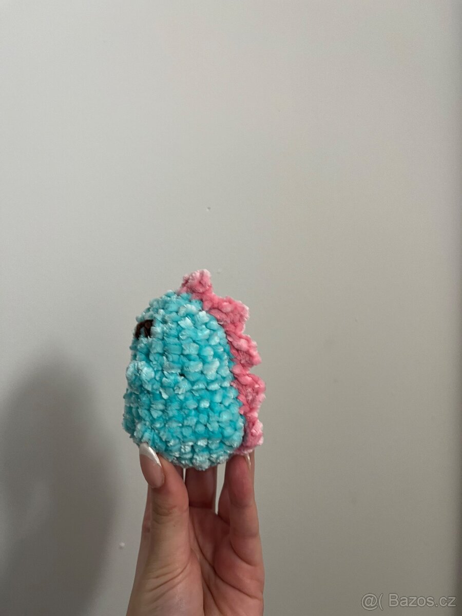 háčkovaný dinosaurus - 2