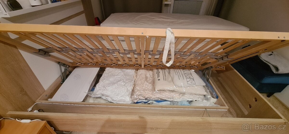 Manželská postel s úložným prostorem - 2