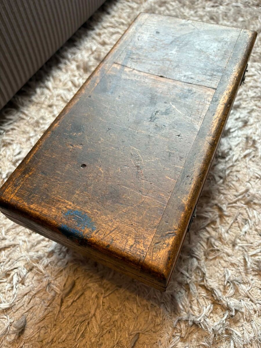 Dřevěná kazeta na závitníky - 2