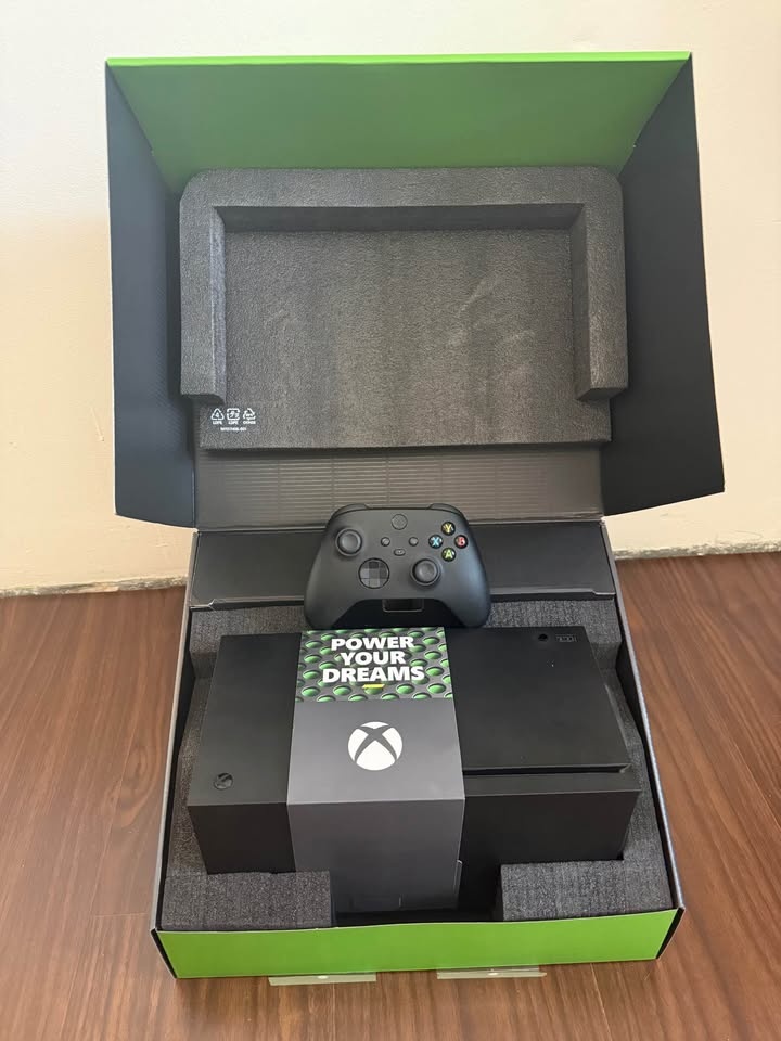Xbox Series X - 1 TB, černá KOMPLET - 2