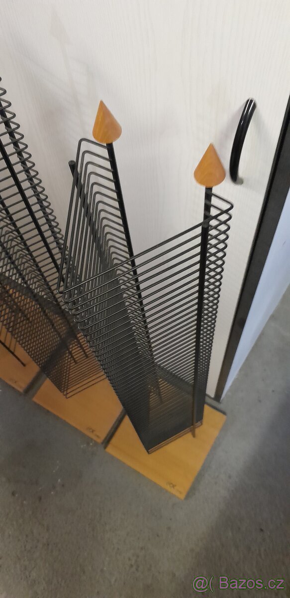 Stojánky na cd a vhs - 2