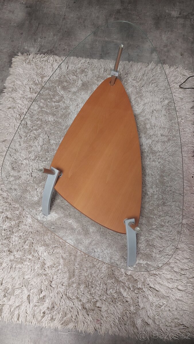 Skleněný konferenční stolek - 2