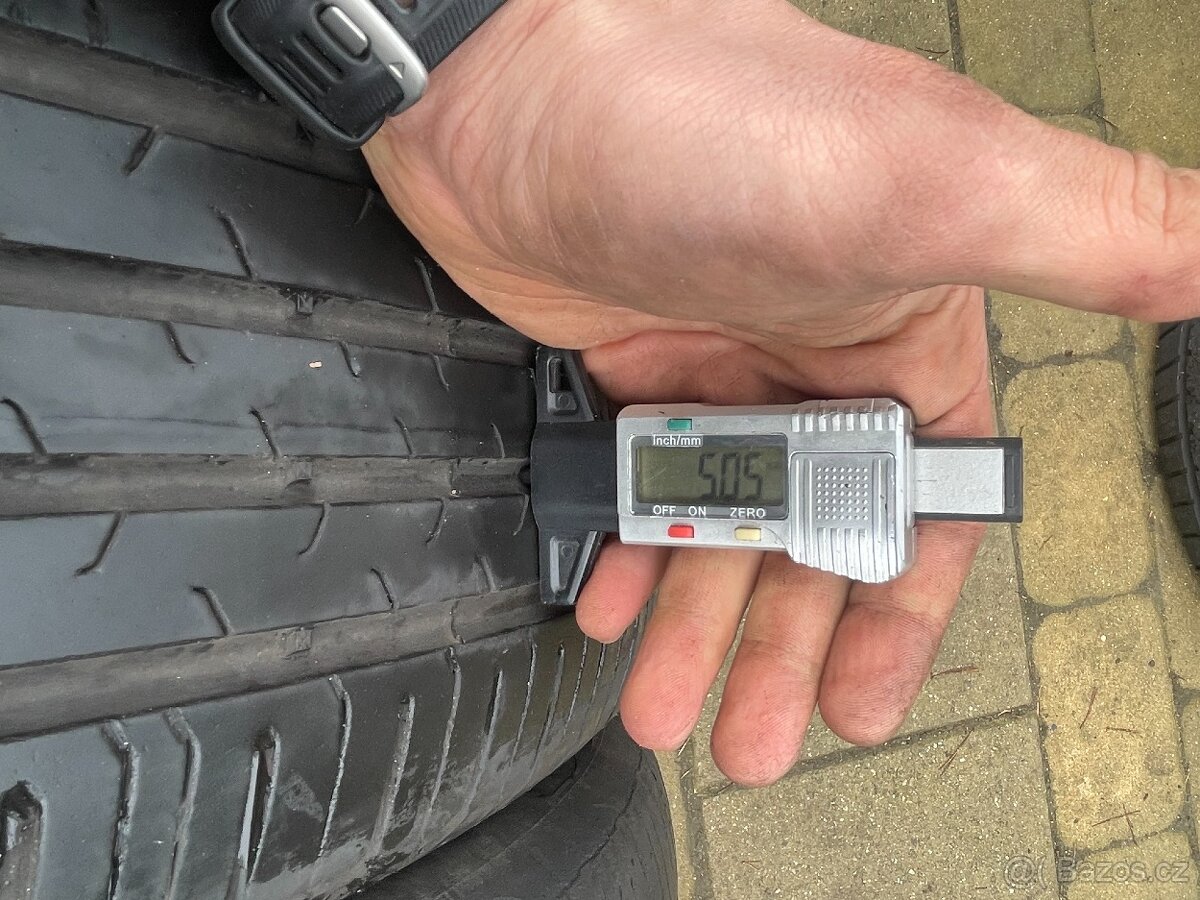 Dvě letní pneu 215/60/16 Continental - 2