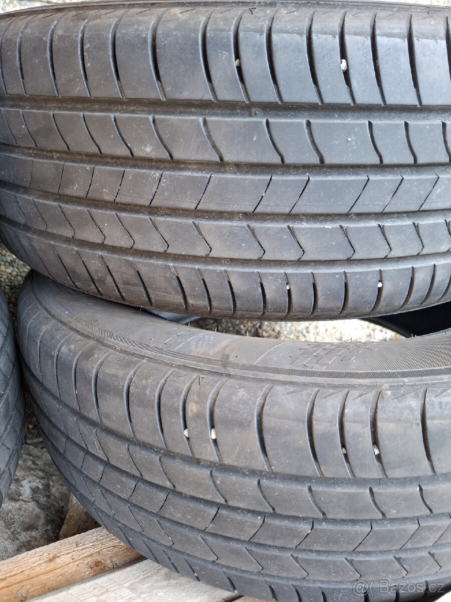 Sada letních pneumatik 215/55 R18 - 2