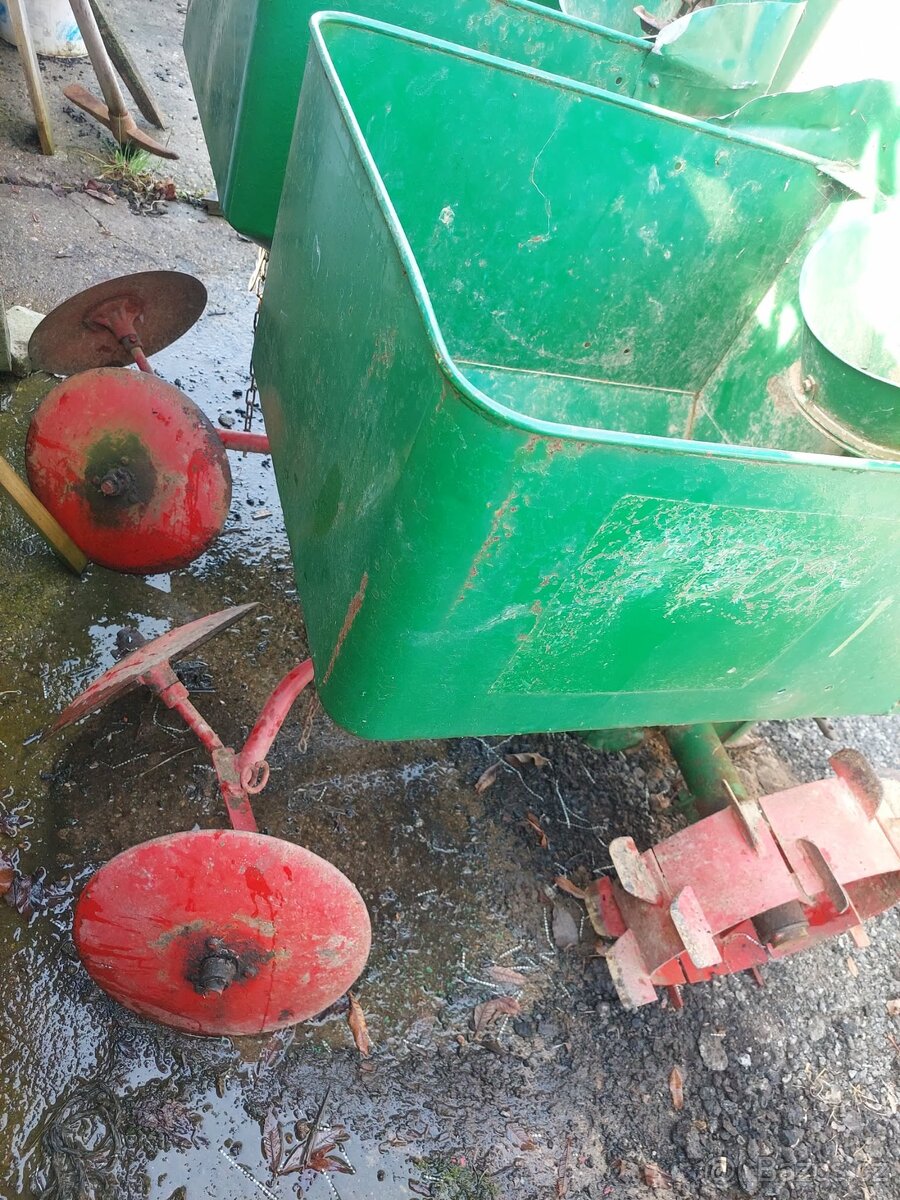 Prodám sazeč brambor - 2