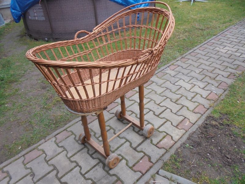 Postýlka - koš na kolečkách - 2