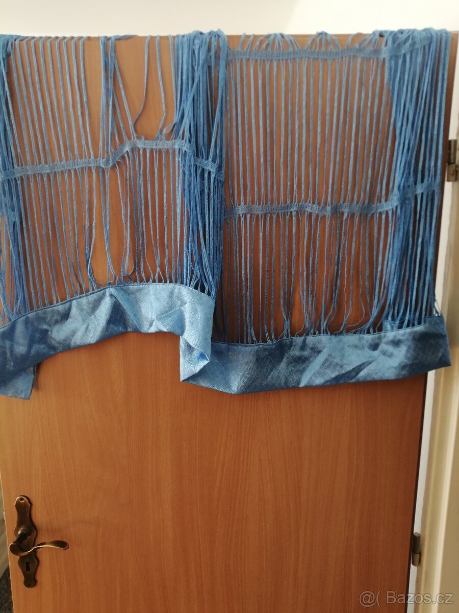 Modrý závěs - 2
