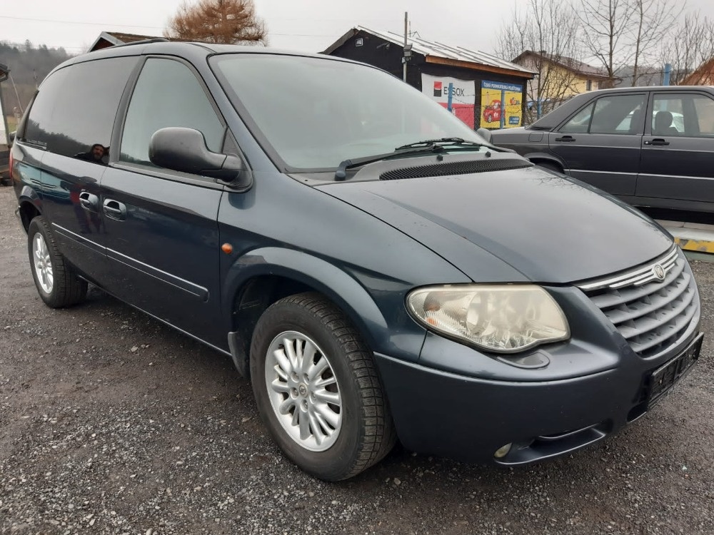CHRYSLER VOYAGER 2,8 CRD AT - 2